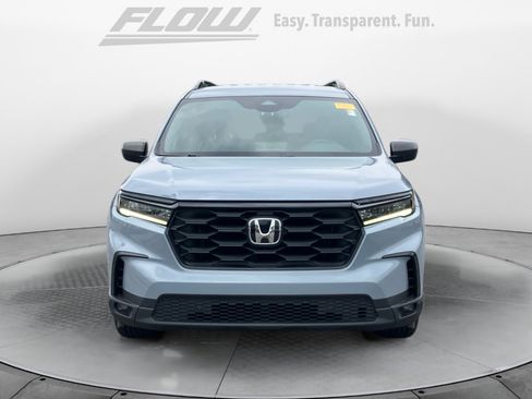 Used 2023 Honda Pilot Sport image 3