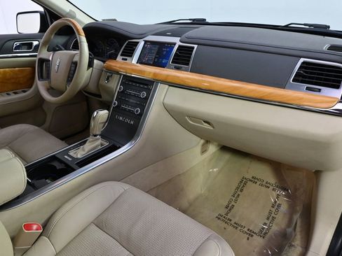 Used 2012 Lincoln MKS AWD image 15