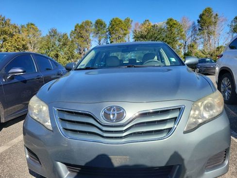 Used 2011 Toyota Camry LE image 9