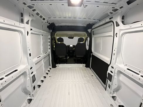 New 2026 RAM ProMaster 2500 w/ Convenience Group image 9