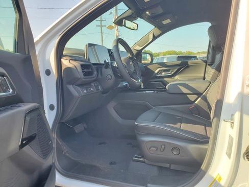 New 2025 Chevrolet Silverado EV LT image 8