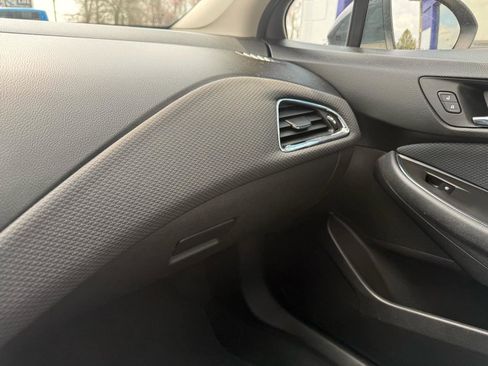 Used 2016 Chevrolet Cruze LT w/ Convenience Package image 14