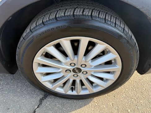 Used 2019 Lincoln MKC Premiere image 12