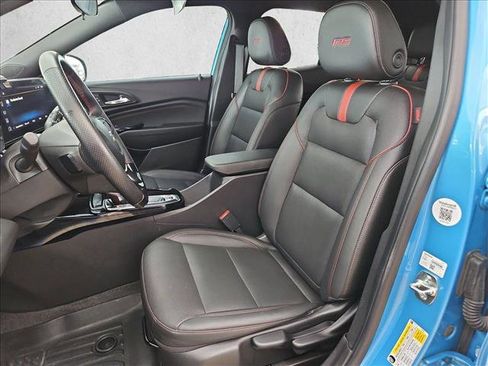 Used 2025 Chevrolet Trax RS w/ Driver Confidence Package FWD image 16