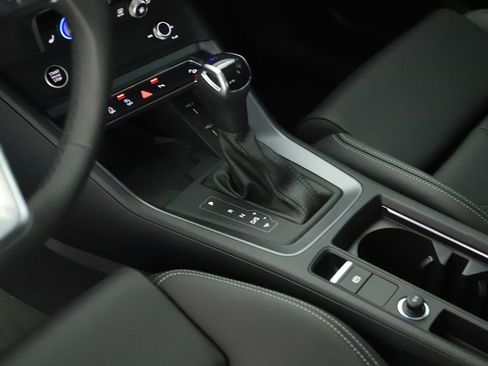 New 2025 Audi Q3 2.0T Premium image 18