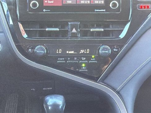 Used 2023 Toyota Camry SE image 21