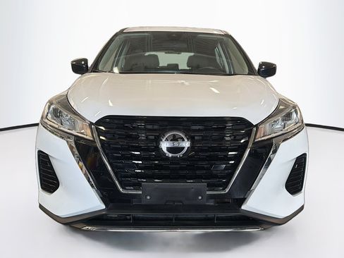 Used 2023 Nissan Kicks S FWD image 2