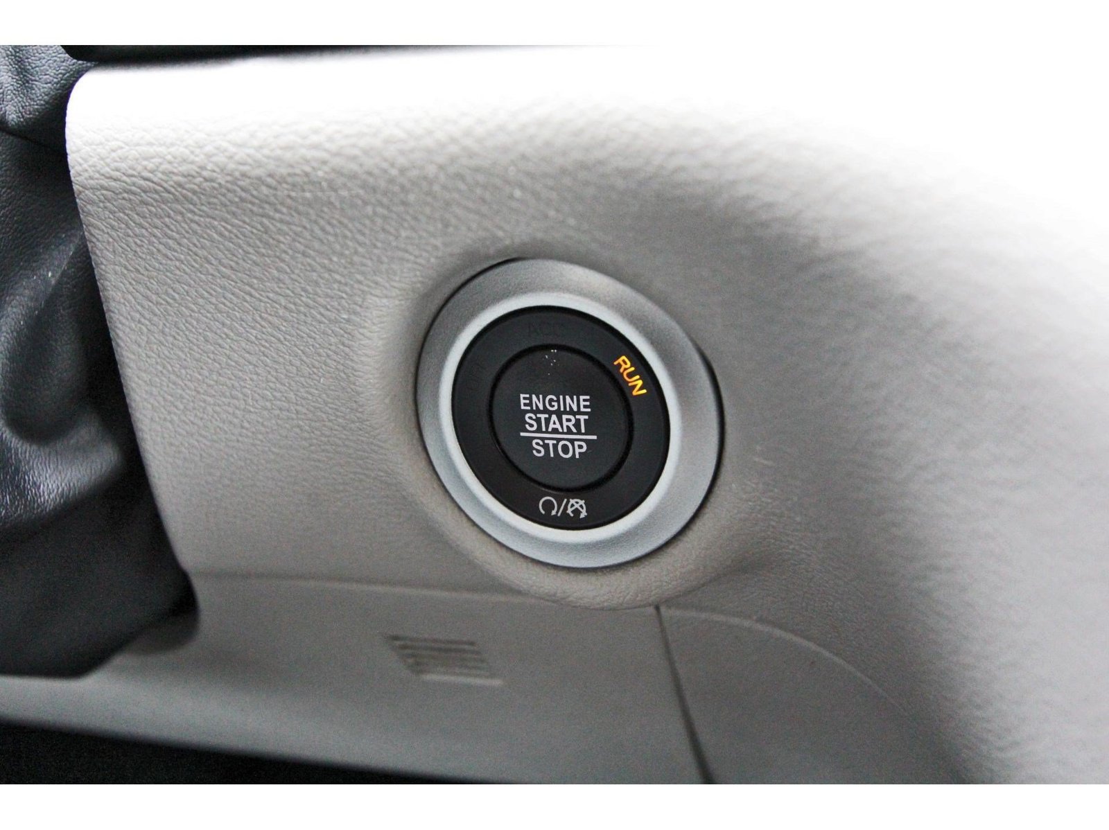 Used 2024 Chrysler Pacifica Touring-L FWD image 21