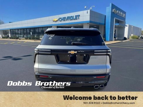 Used 2025 Chevrolet Traverse High Country FWD image 7
