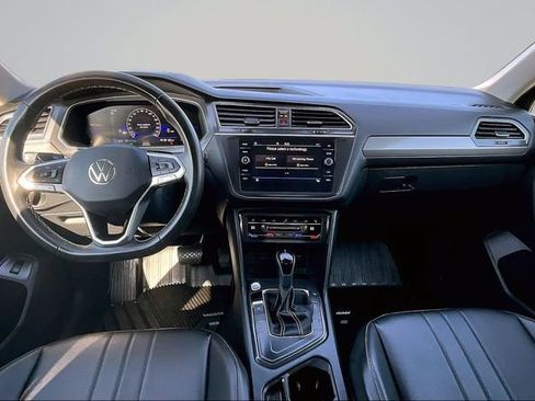 Used 2024 Volkswagen Tiguan SE FWD image 7