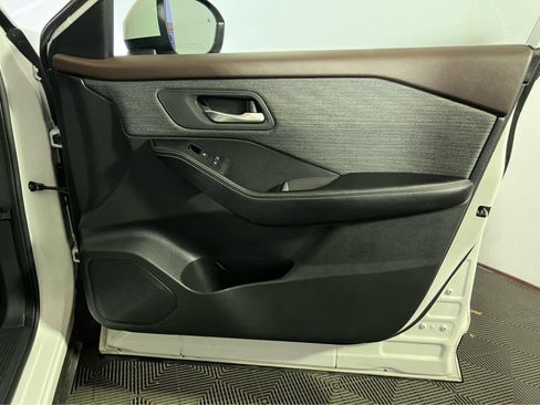 Used 2021 Nissan Rogue SV image 27