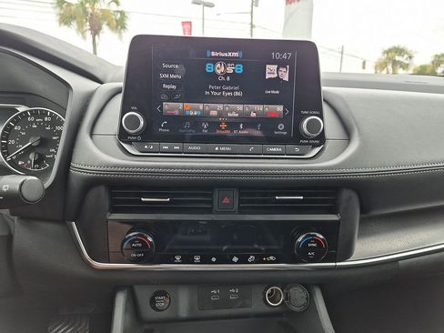 Used 2024 Nissan Rogue SV FWD image 21