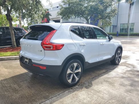 Certified 2026 Volvo XC40 B5 Plus AWD/4WD image 6
