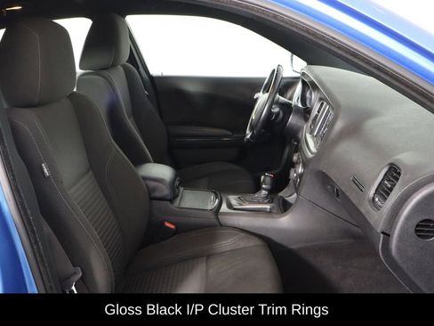 Used 2019 Dodge Charger SXT w/ Blacktop Package RWD image 18