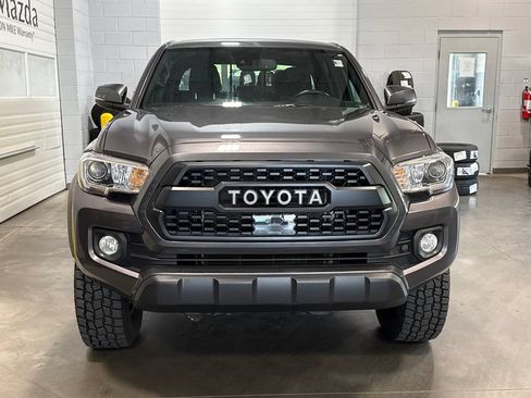 Used 2021 Toyota Tacoma TRD Sport AWD/4WD image 2