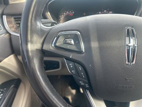 Used 2017 Lincoln MKC Reserve image 25