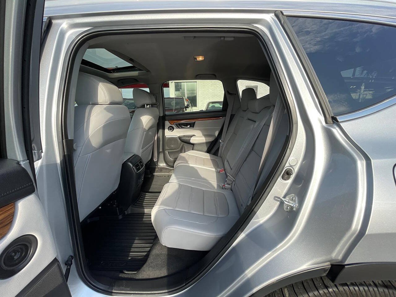 Used 2019 Honda CR-V Touring image 11