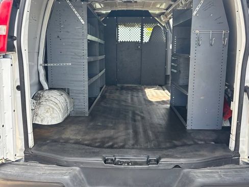Certified 2017 GMC Savana 2500 Extended RWD image 18