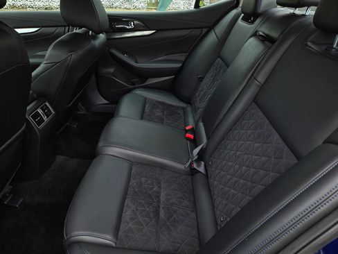 Used 2017 Nissan Maxima SR w/ Midnight Edition FWD image 14