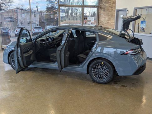 New 2026 Nissan Sentra SV w/ Floor Mat Package FWD image 31