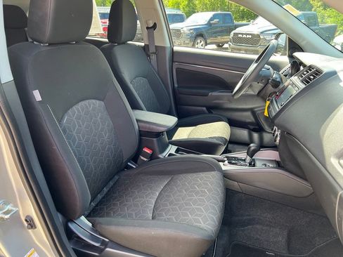 Used 2025 Mitsubishi Outlander Sport ES AWD/4WD image 9