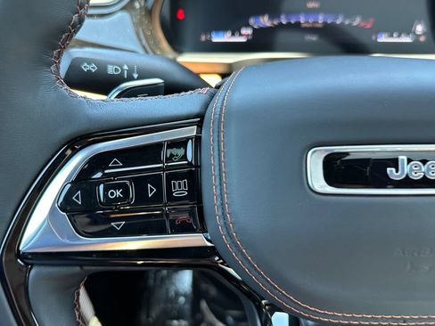 New 2026 Jeep Grand Cherokee L Summit w/ Obsidian Package AWD/4WD image 21