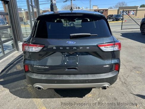 Used 2022 Ford Escape Titanium w/ Titanium Elite Package AWD/4WD image 3
