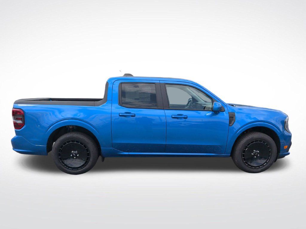 Used 2025 Ford Maverick Lobo AWD/4WD image 8