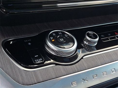 New 2025 Ford Expedition Platinum w/ Platinum Ultimate Package image 11