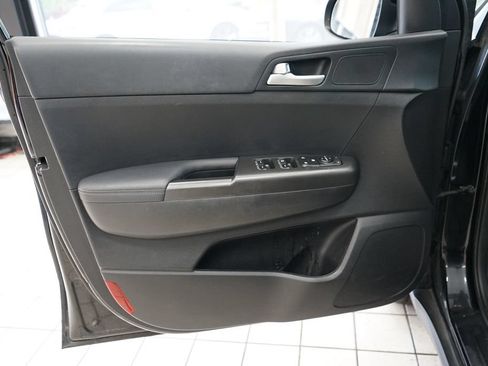 Used 2020 Kia Sportage LX AWD/4WD image 23