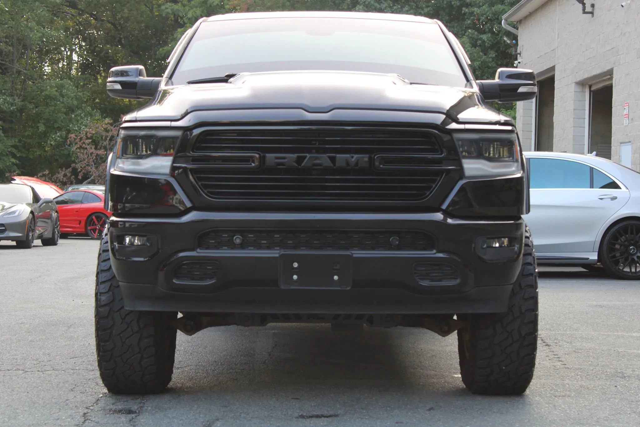 Used 2019 RAM 1500 Laramie AWD/4WD image 2