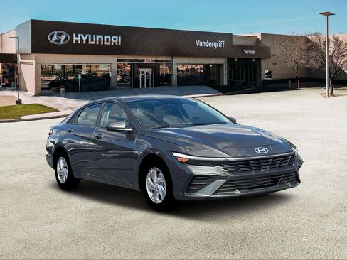New 2026 Hyundai Elantra SE image 11
