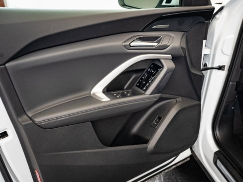 Used 2025 Audi Q5 Premium Plus w/ Premium Plus image 24