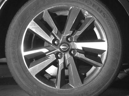 Used 2025 Nissan Versa SV image 15