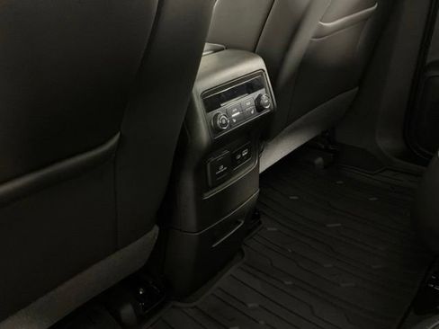 Used 2023 GMC Acadia SLT w/ Elevation Edition AWD/4WD image 17