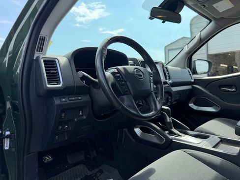 Used 2022 Nissan Frontier SV AWD/4WD image 11