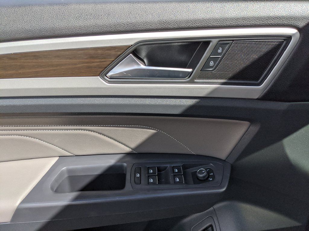 Used 2021 Volkswagen Atlas SE w/ Panoramic Sunroof Package AWD/4WD image 14