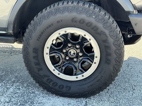 Certified 2022 Ford Bronco Black Diamond w/ Sasquatch Package image 17
