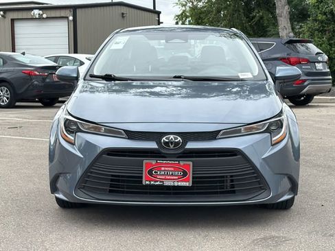 Used 2024 Toyota Corolla LE FWD image 2