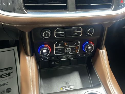 Used 2024 Chevrolet Tahoe High Country AWD/4WD image 11