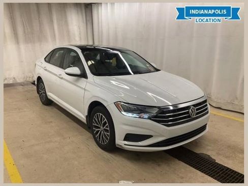Used 2021 Volkswagen Jetta SE FWD image 1