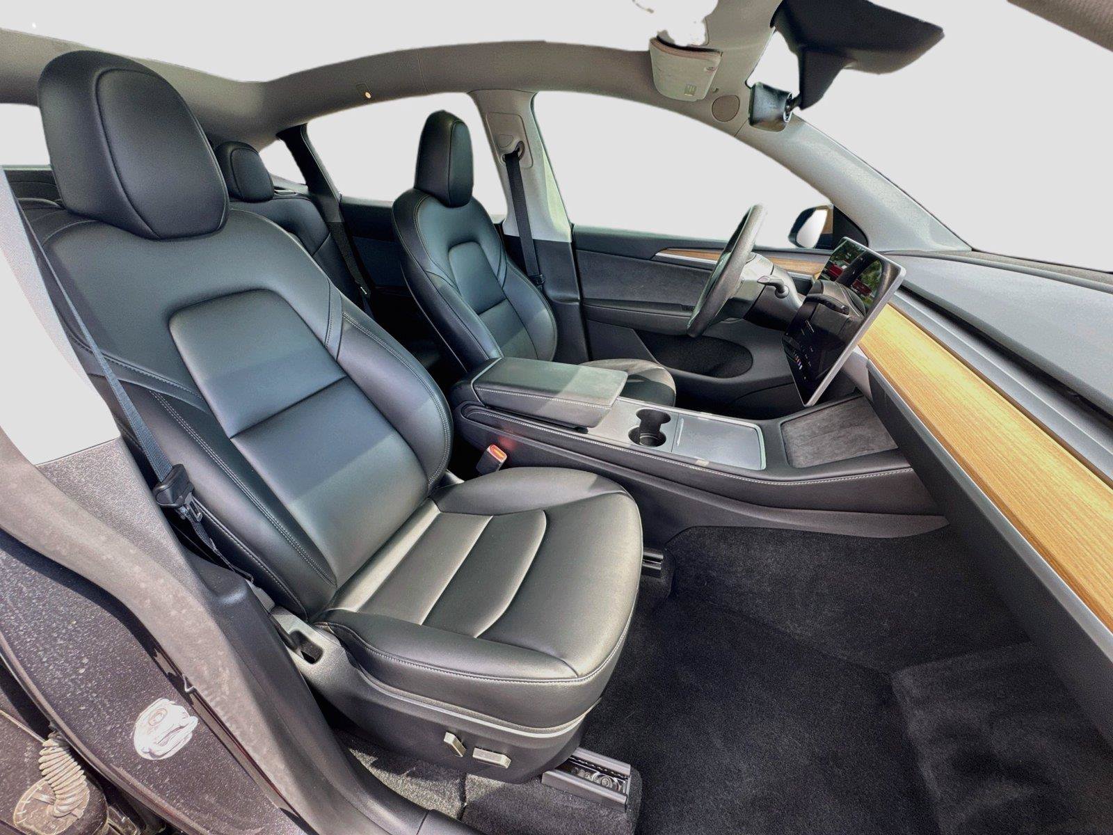 Used 2025 Tesla Model Y Long Range RWD image 28