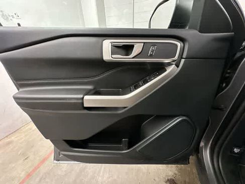 Used 2024 Ford Explorer XLT w/ Equipment Group 202A AWD/4WD image 15