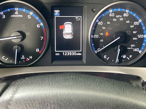 Used 2018 Toyota RAV4 XLE image 12