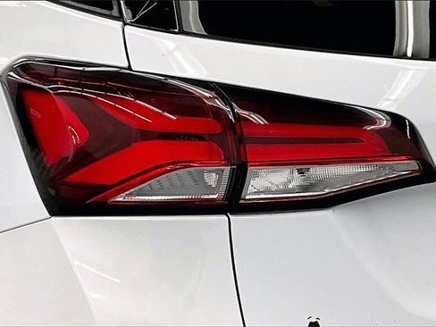 Used 2022 Chevrolet Equinox RS w/ RS Leather Package image 32