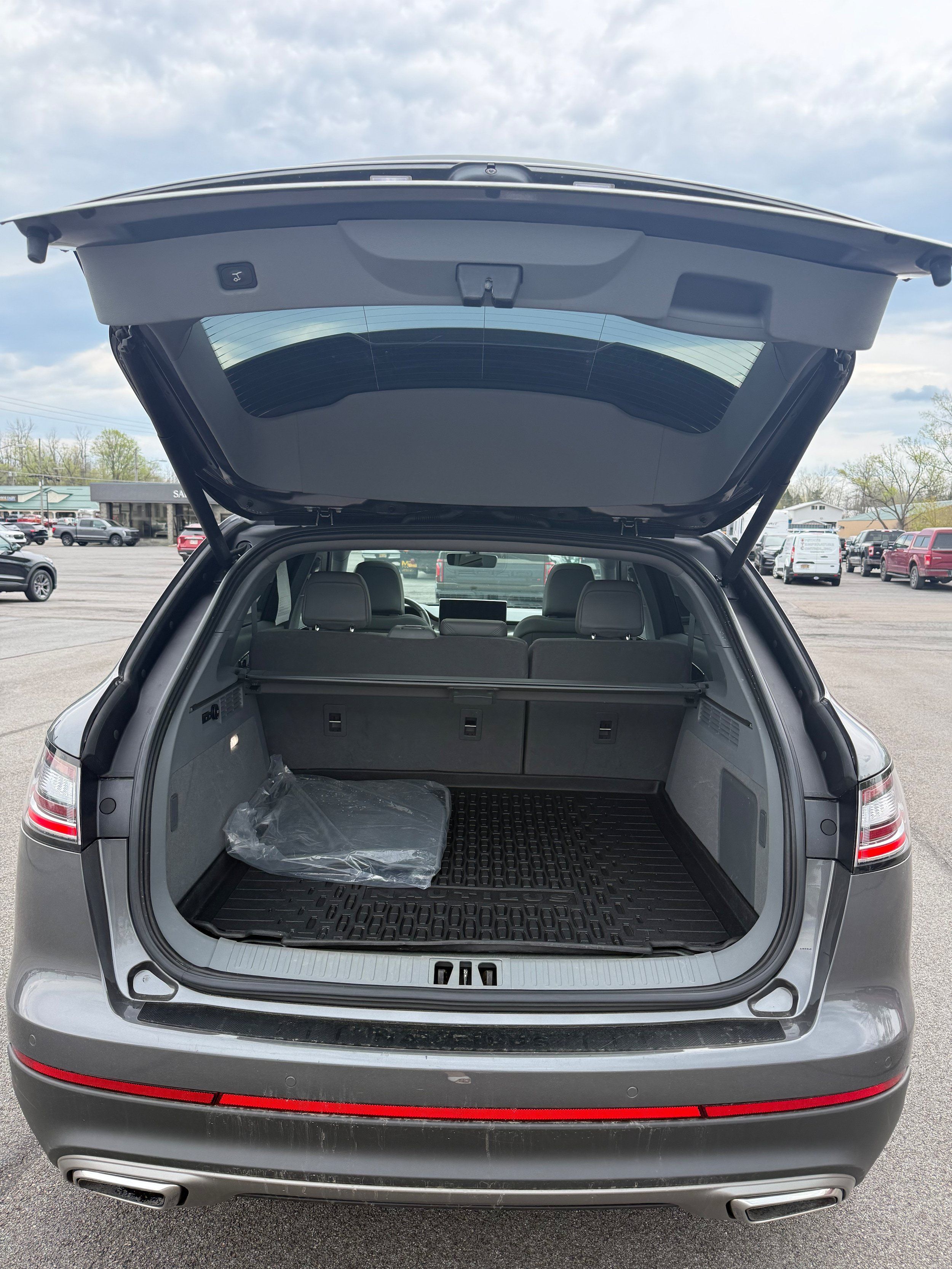 Used 2023 Lincoln Nautilus Reserve w/ Equipment Group 201A AWD/4WD image 22