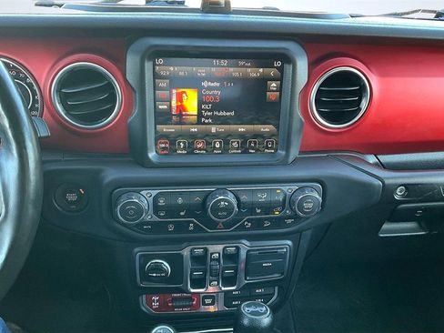 Used 2018 Jeep Wrangler Unlimited Rubicon image 31