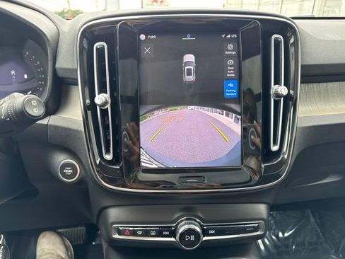 Used 2023 Volvo XC40 B5 Plus w/ Climate Package AWD/4WD image 26