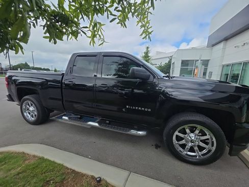 Used 2018 Chevrolet Silverado 1500 Custom w/ Custom Value Package AWD/4WD image 7