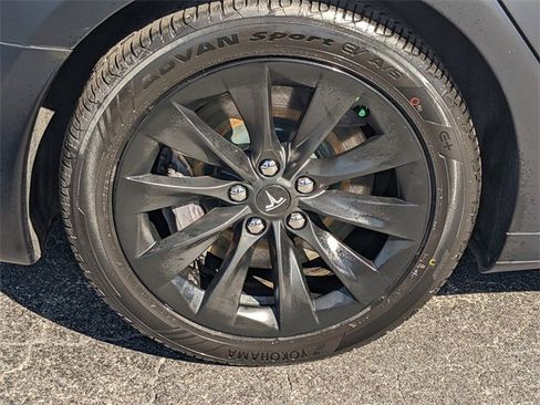 Used 2016 Tesla Model S 70 image 7